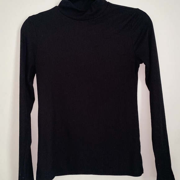 Black | Ribbed Turtleneck - Picture 1 of 2